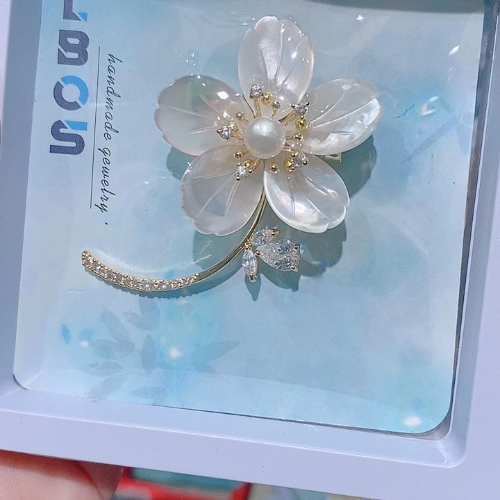 锆石铜合金贝壳花朵胸针 5号