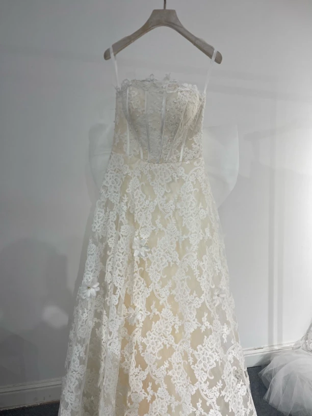 古雅情调 蕾丝轻纱 礼服馆必备