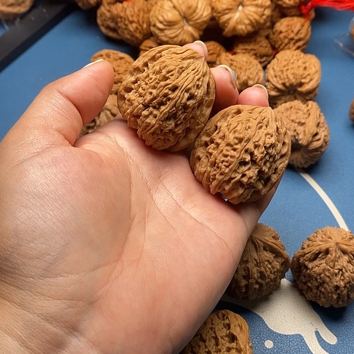 N***N文玩核桃吊坠南疆