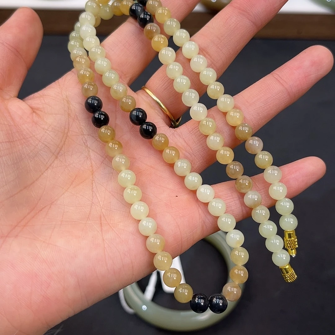 青***媚和田玉未镶嵌手镯