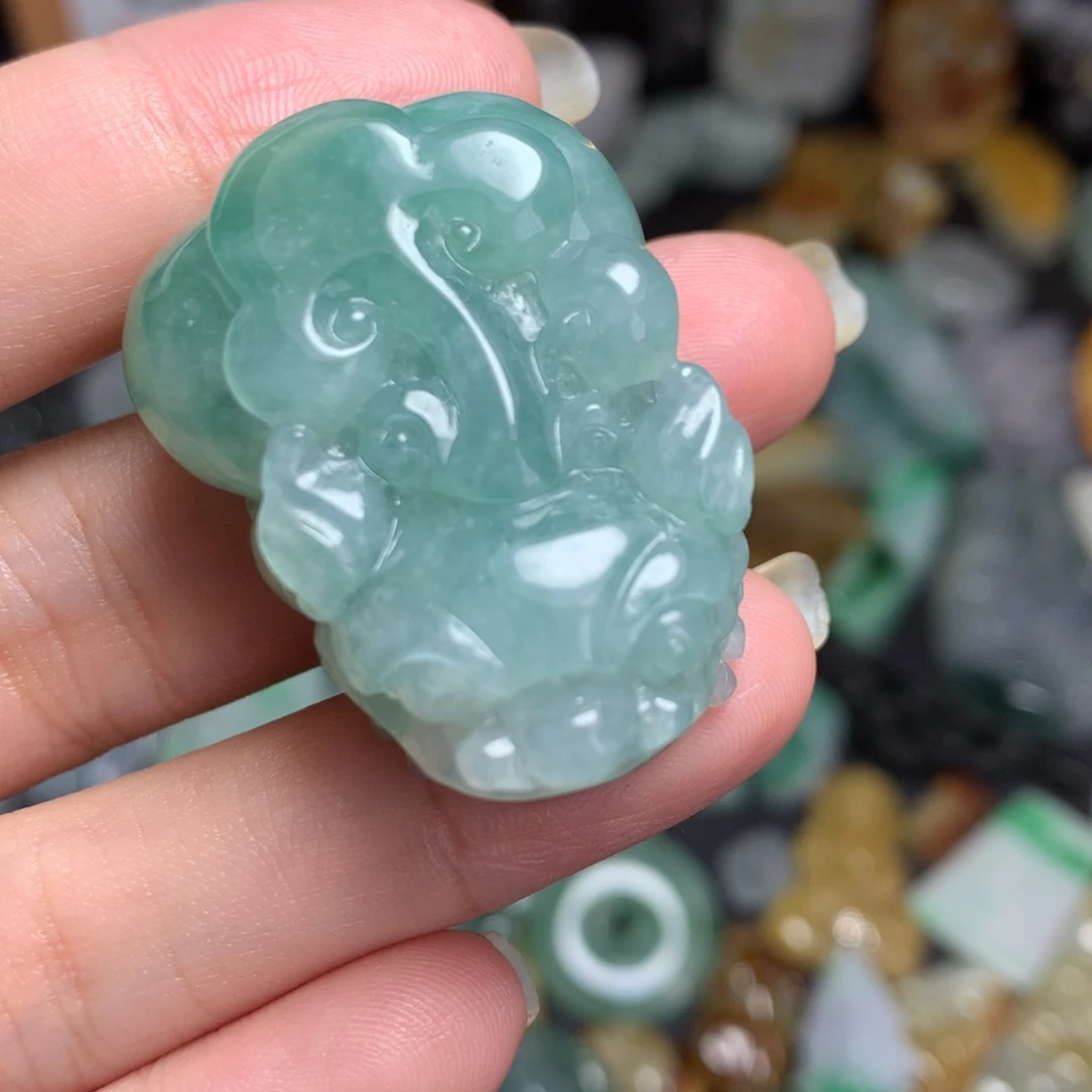 翡翠挂件未镶嵌貔貅