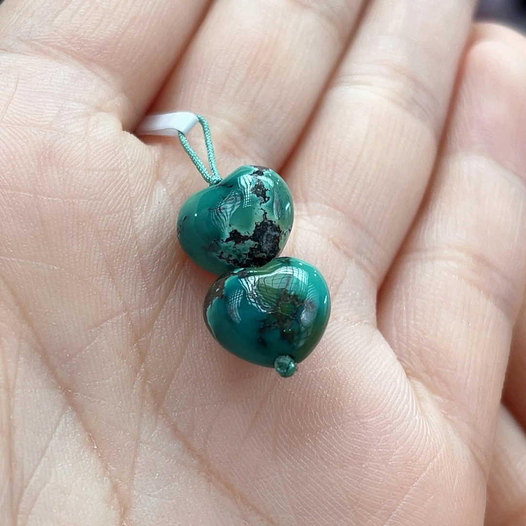 绿松石未镶嵌颈饰