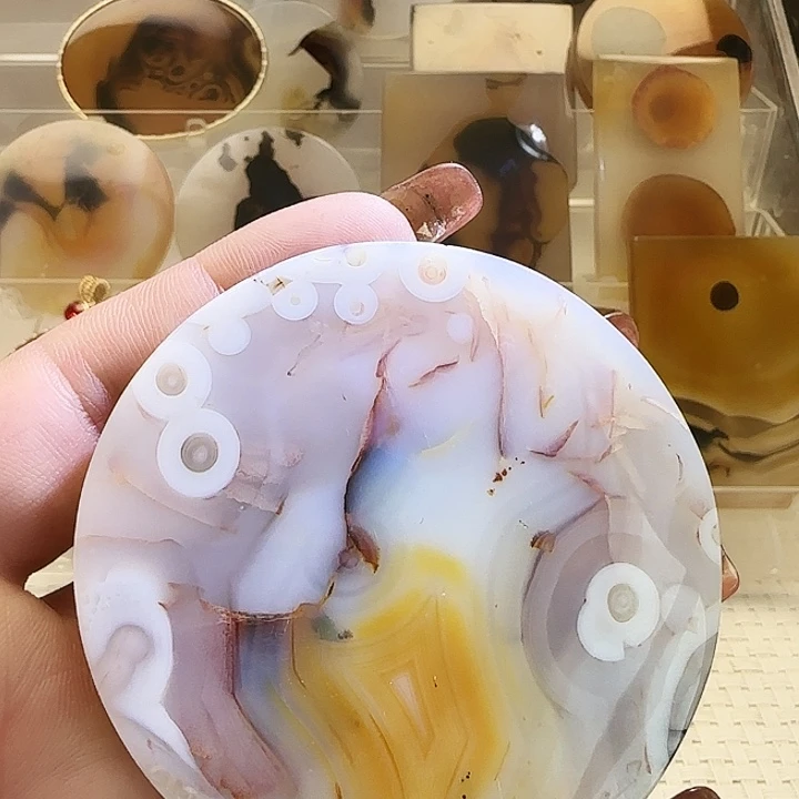 玛瑙/玉髓未镶嵌珠宝奇石