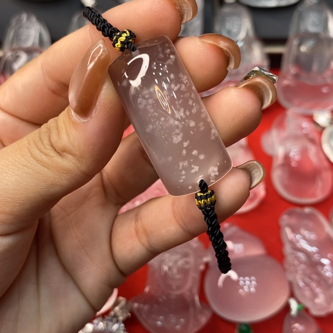 石英质玉未镶嵌吊坠