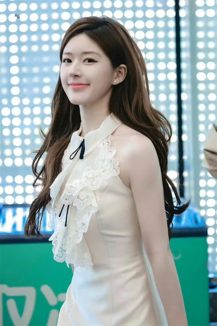 许我耀眼许妍赵露思穿搭法式气质名媛风无袖连衣裙时尚显瘦短裙夏