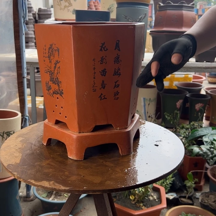 宜兴紫砂红如意六方大号加拖