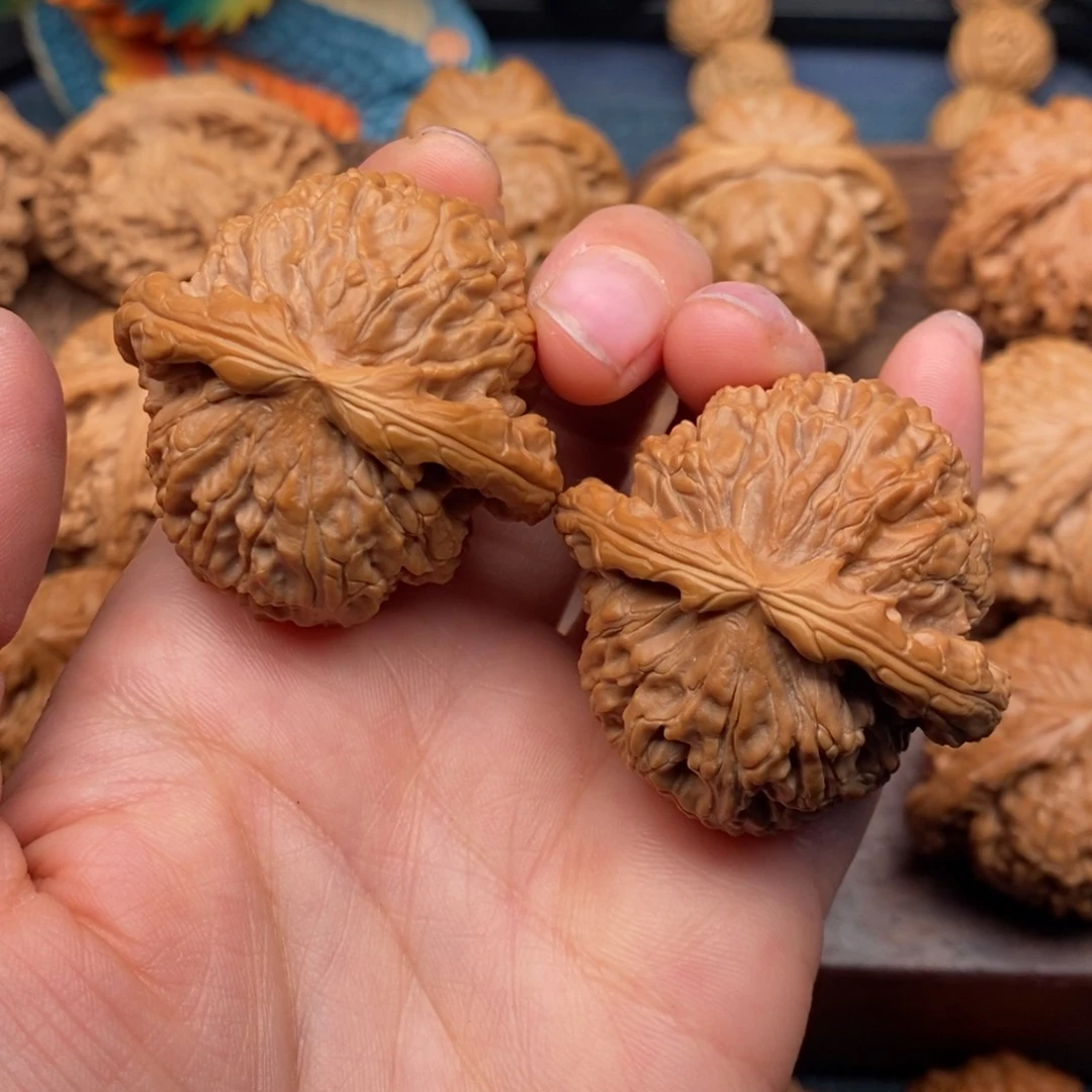 文玩核桃把件41闷尖球白