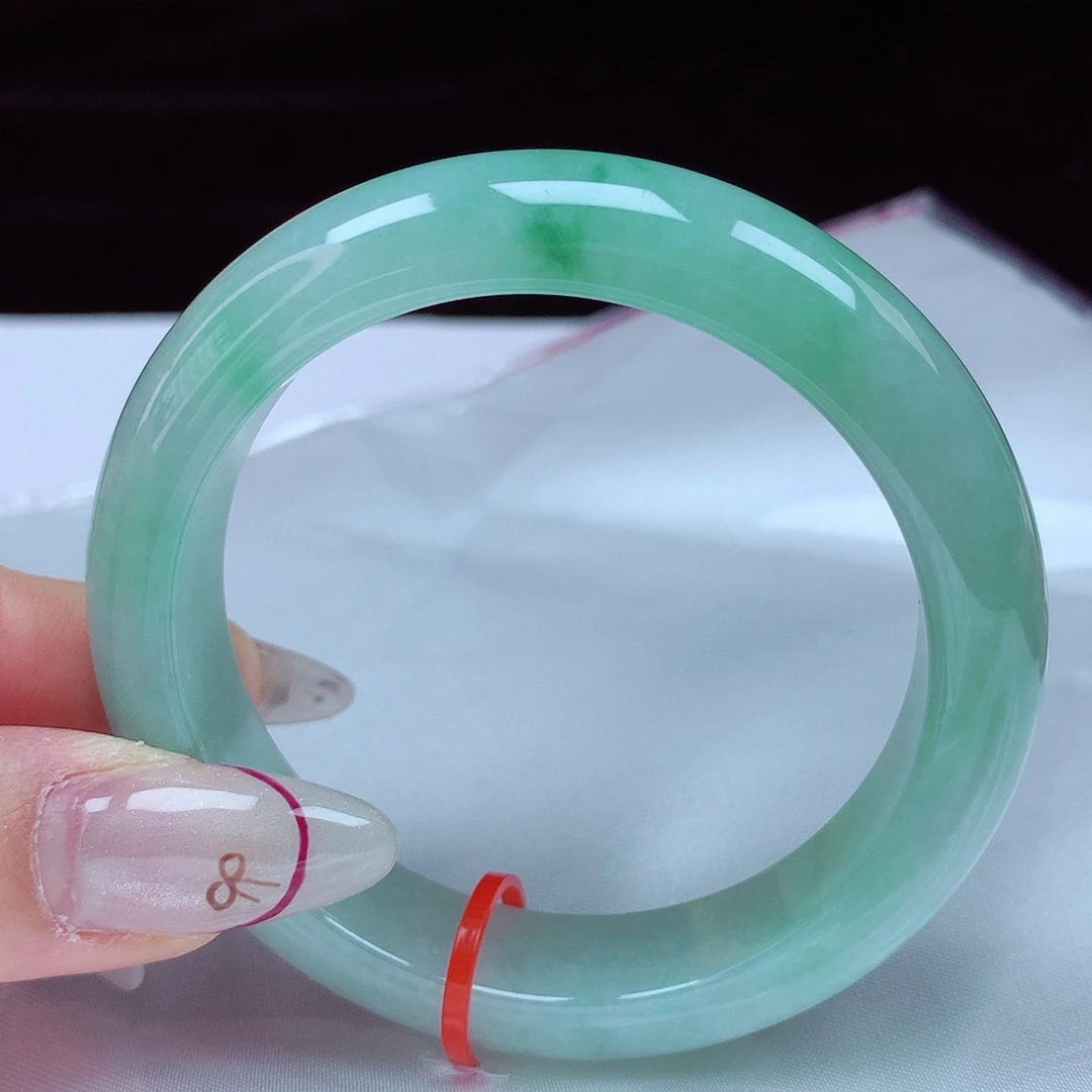 翡翠手镯未镶嵌53圈