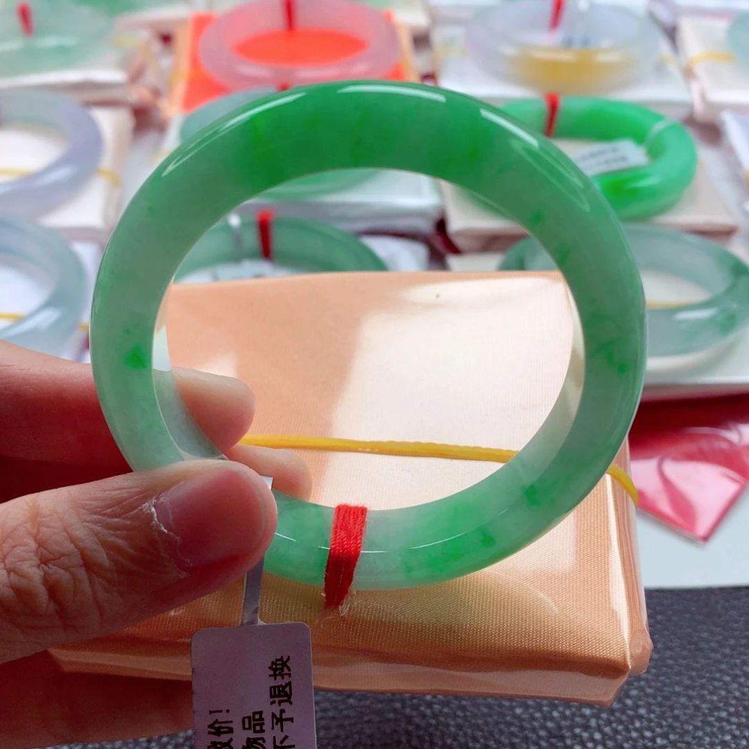 翡翠手镯未镶嵌51满绿飘正阳绿完美超值必收A