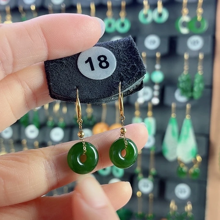 和田玉18K金镶嵌耳饰