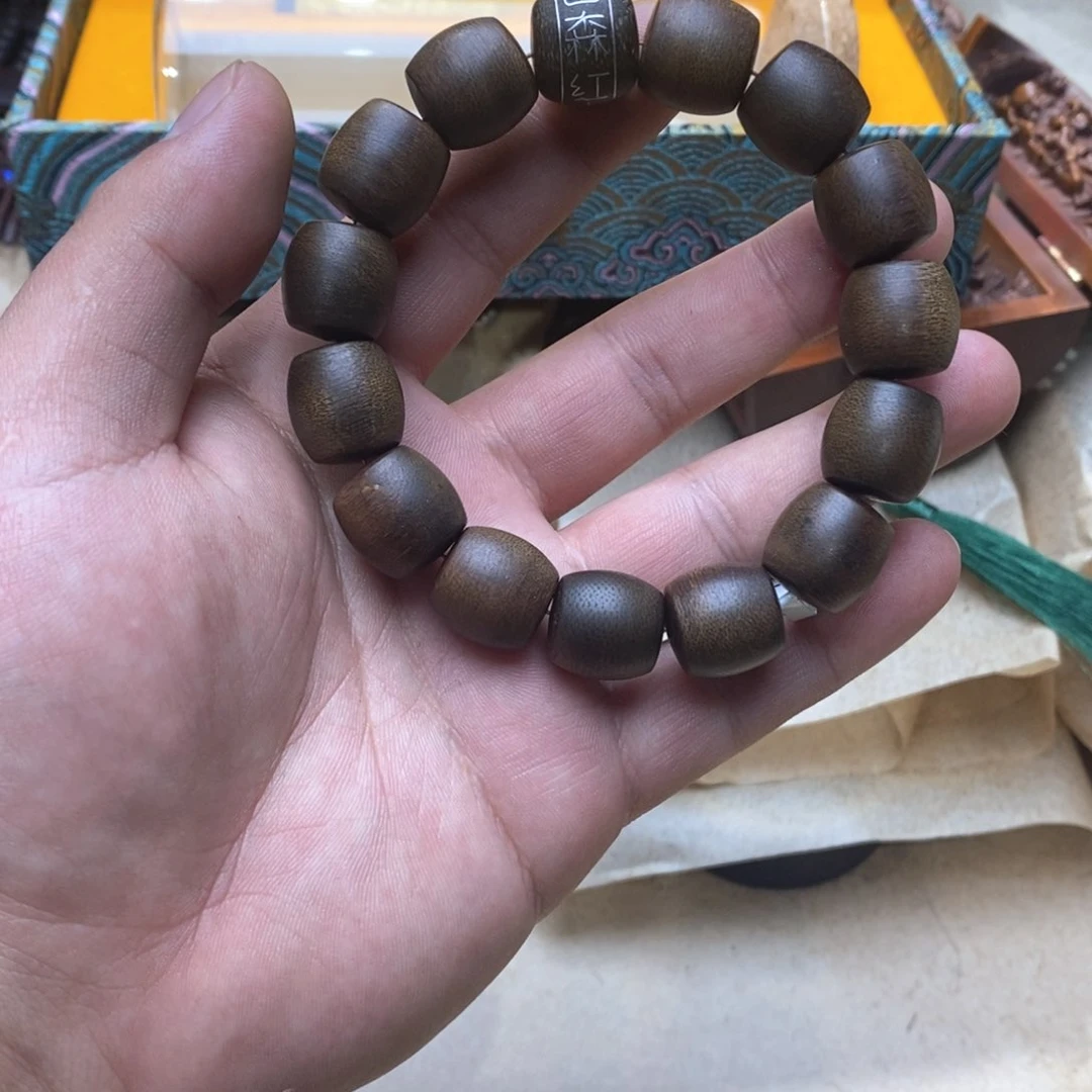 大叶紫檀（黑酸枝木类）