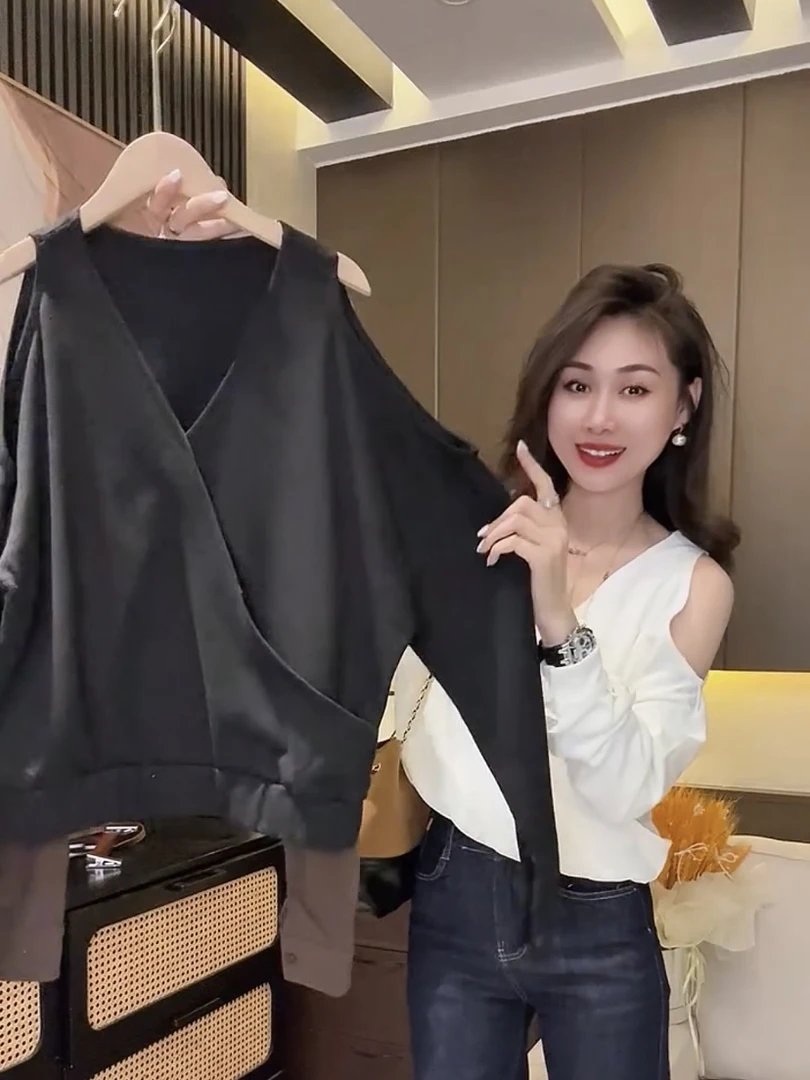 纯欲辣妹V领交叉露肩长袖T恤女2025秋季新款宽松显瘦百搭洋气上衣