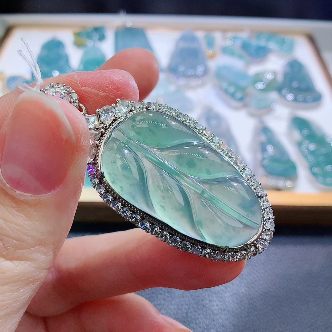 翡翠颈饰银S925镶嵌翡翠