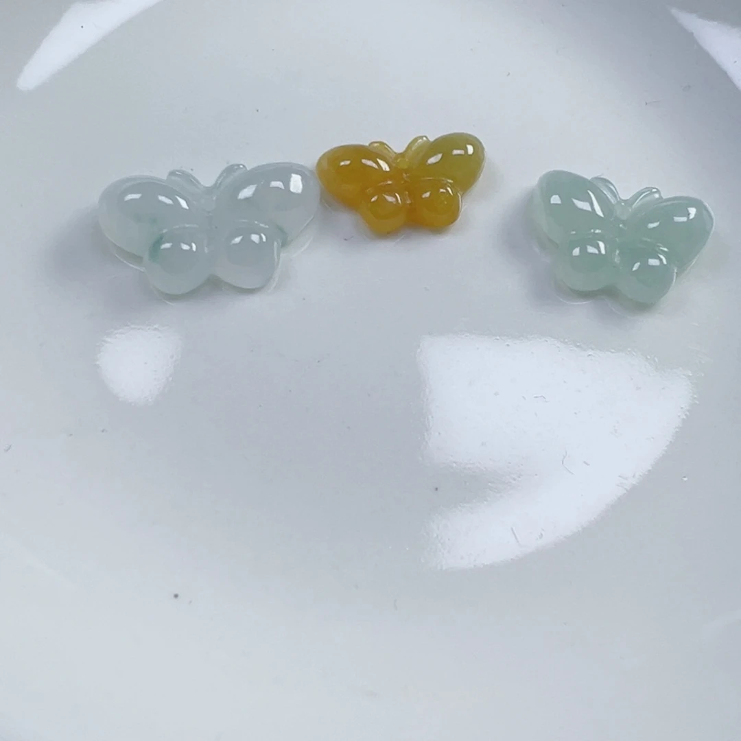 酒***窝翡翠散珠蝴蝶三个 打孔不退不换