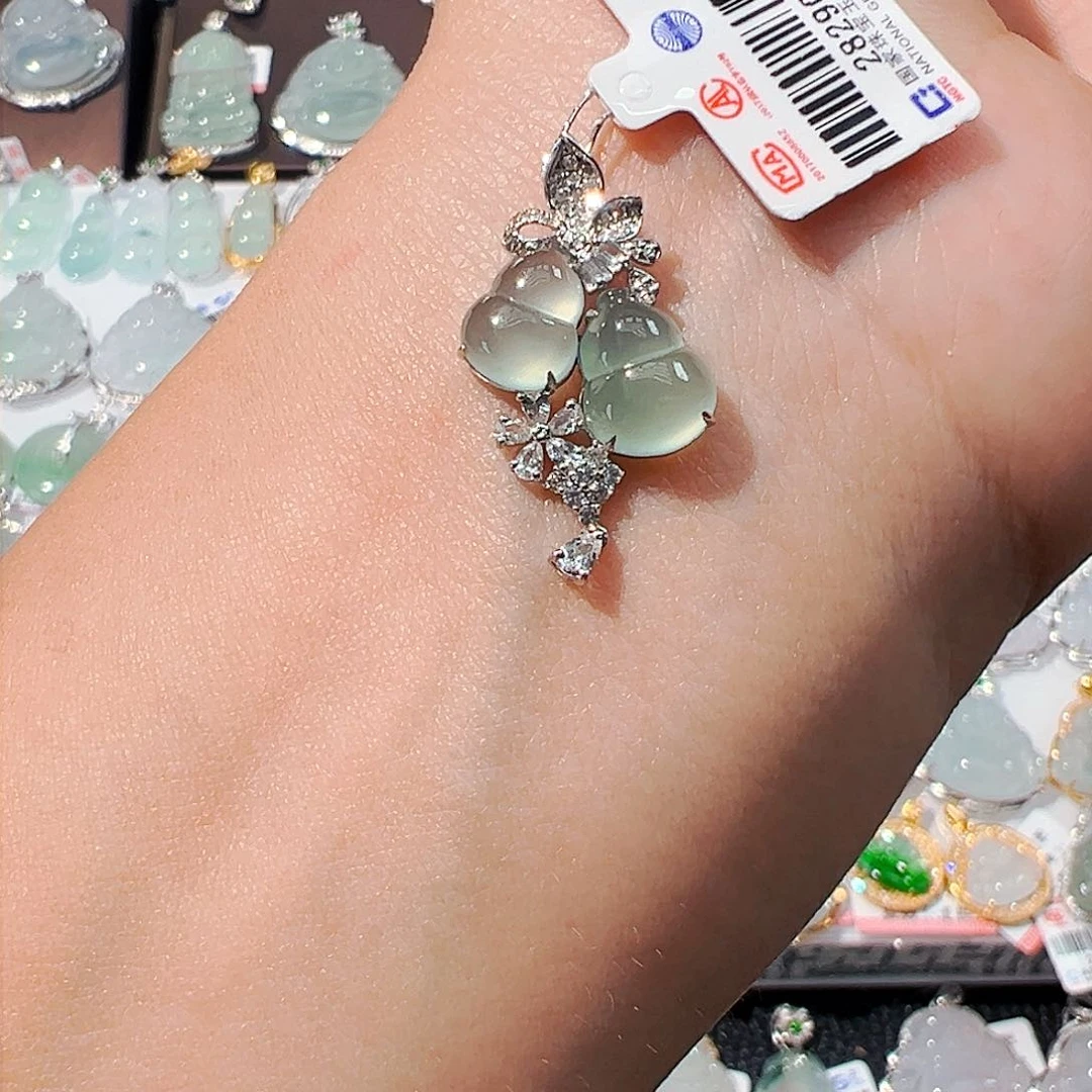 吊坠(不含链)18K金镶嵌翡翠葫芦