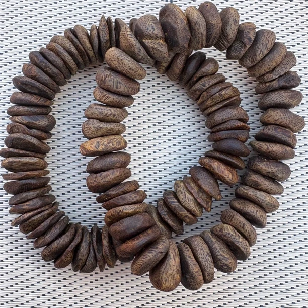 沉香【花姐专场】88h奇楠王老包壳28克沉水单圈多样性发一条