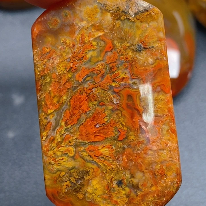 玛瑙/玉髓颈饰未镶嵌西**农