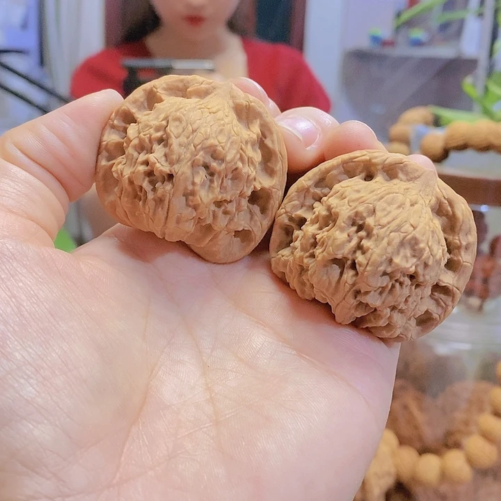 【闪购商品】文玩核桃把件44红狮子