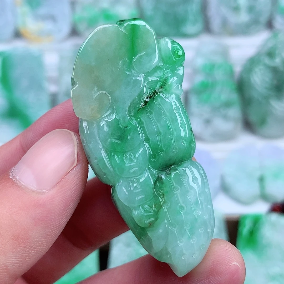 翡翠未镶嵌颈饰翡翠吊坠
