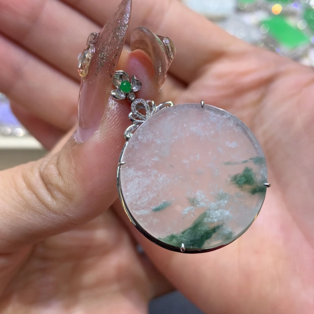 翡翠颈饰18K金镶嵌翡翠