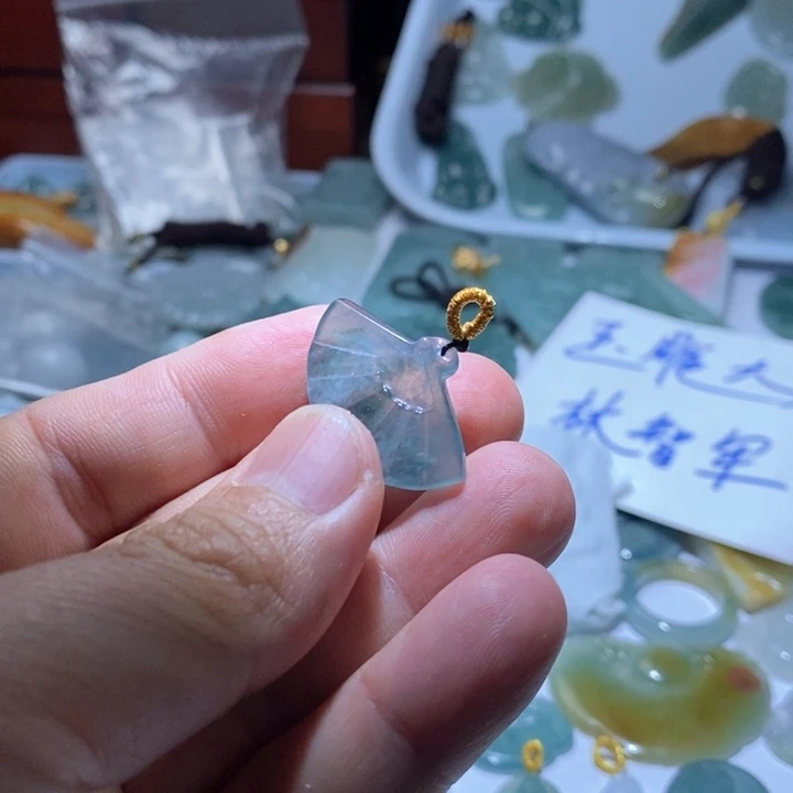 翡翠颈饰未镶嵌好