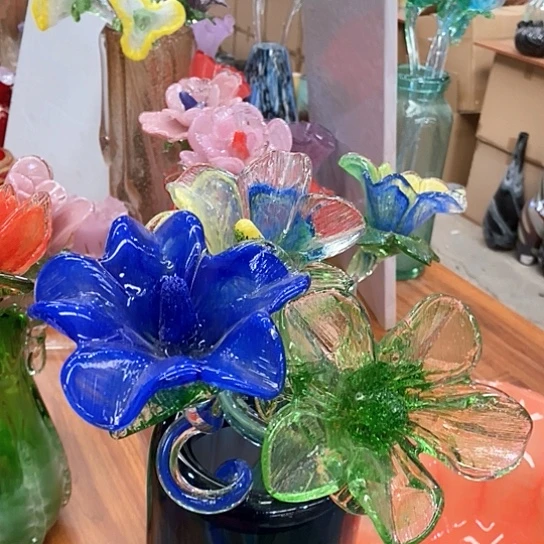 琉璃花瓶高45厘米宽9厘米