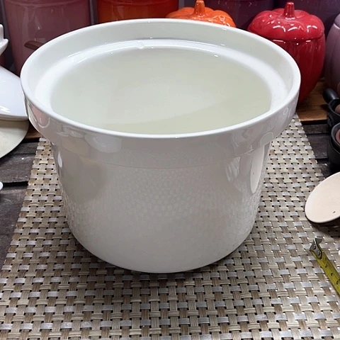 微瑕，不能明火，3000毫升无盖