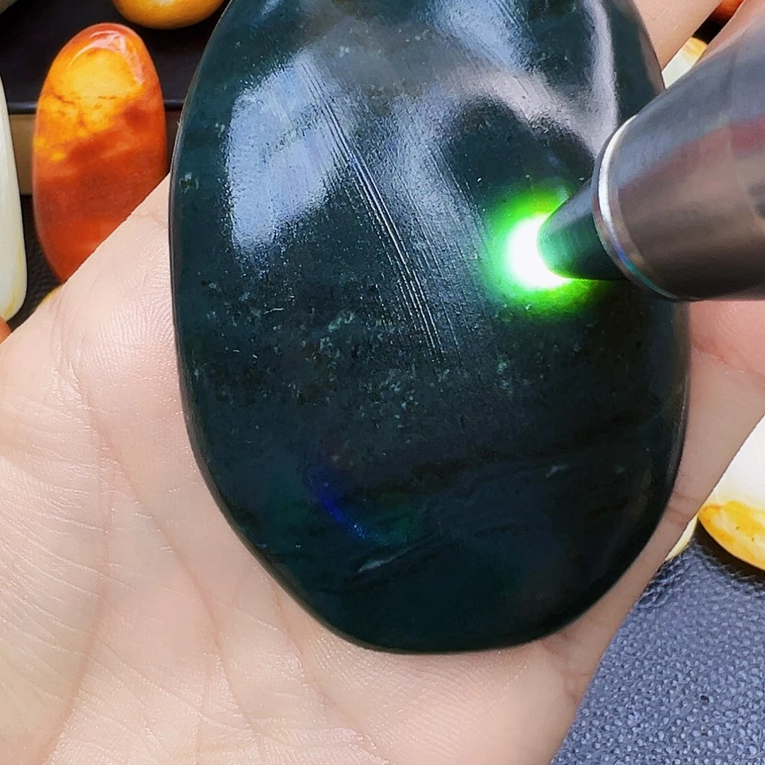 和田玉未镶嵌珠宝奇石