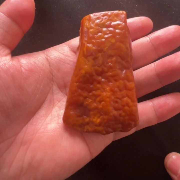 蜜蜡未镶嵌珠宝奇石