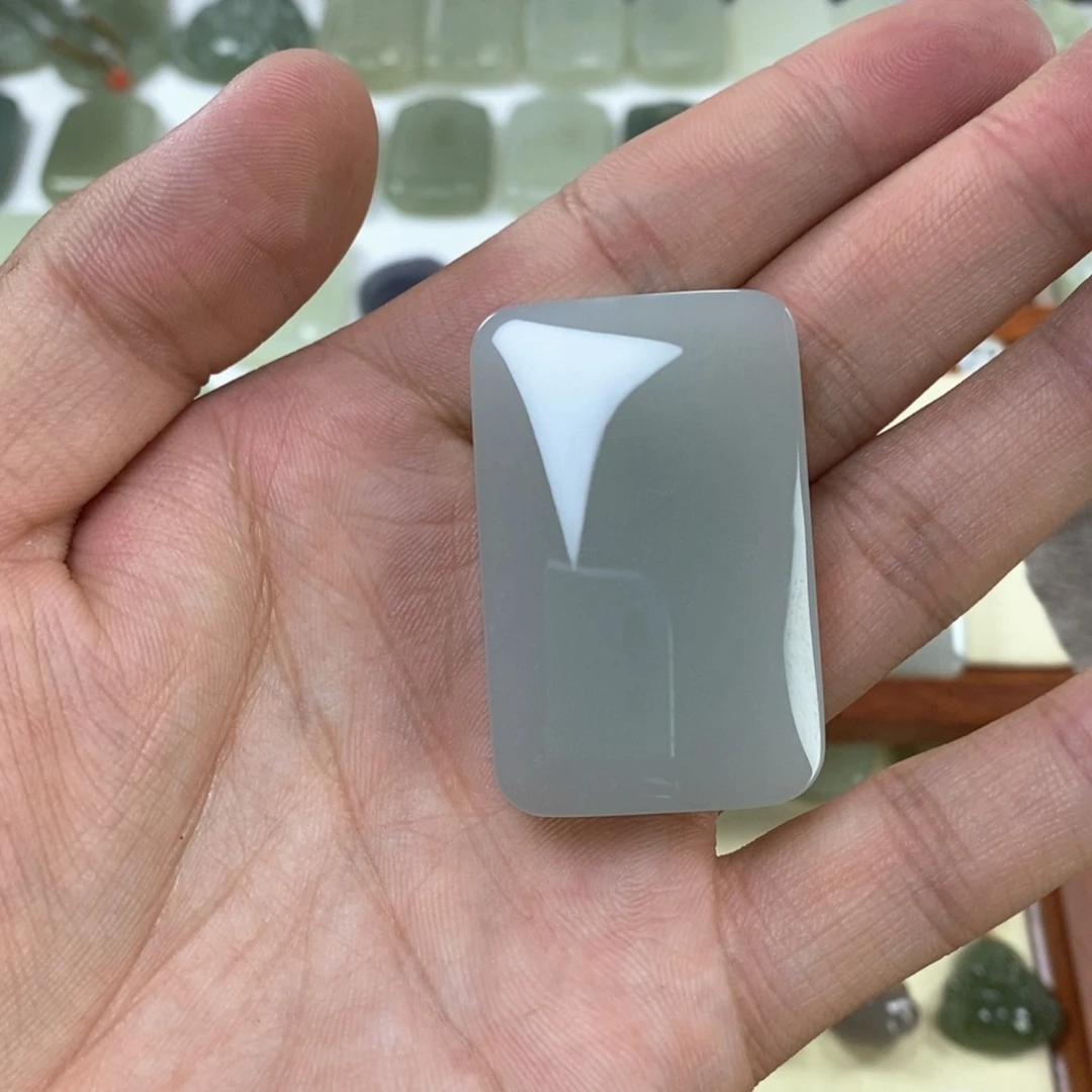 和田玉未镶嵌颈饰帅*