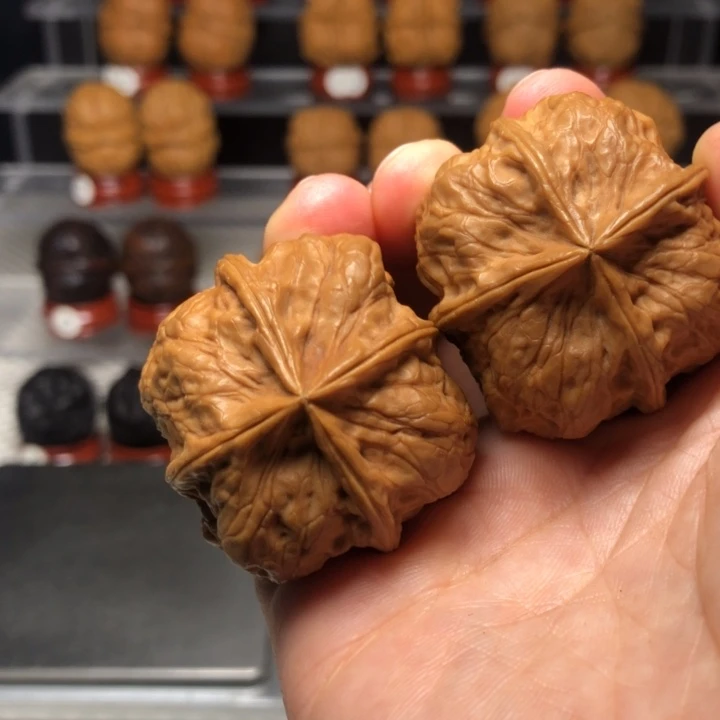 文玩核桃把件22战斧四棱