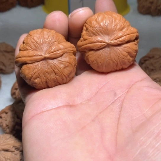 文玩核桃吊坠元宝蛇王41的