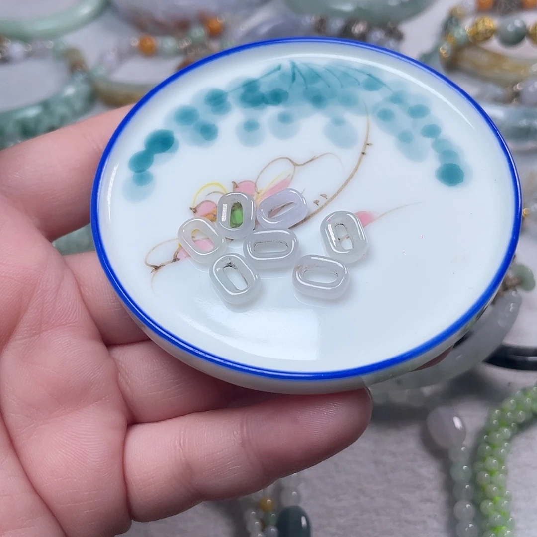 翡翠未镶嵌手链扣子