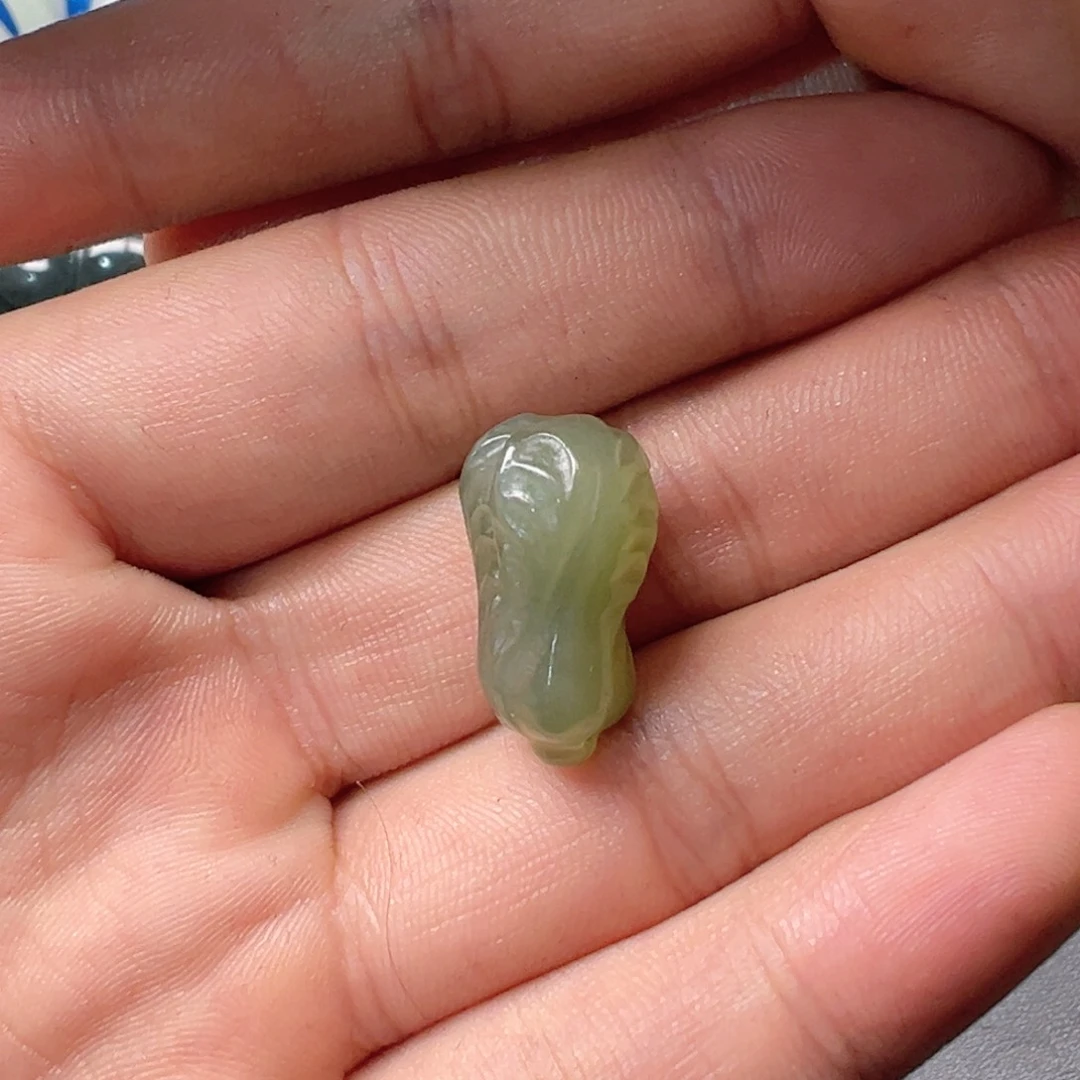 和田玉颈饰未镶嵌玉白菜吊坠