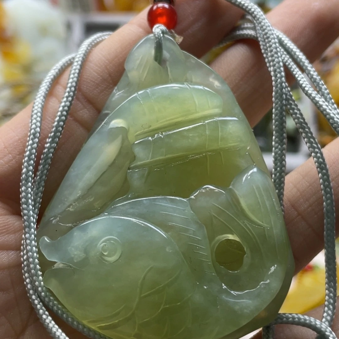 蛇纹石玉颈饰未镶嵌