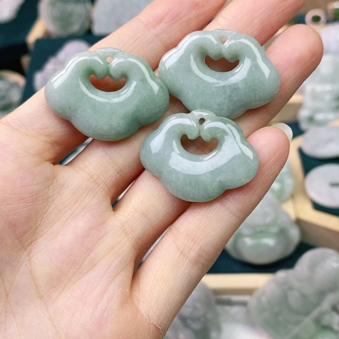 翡翠未镶嵌颈饰锁 发货发其一