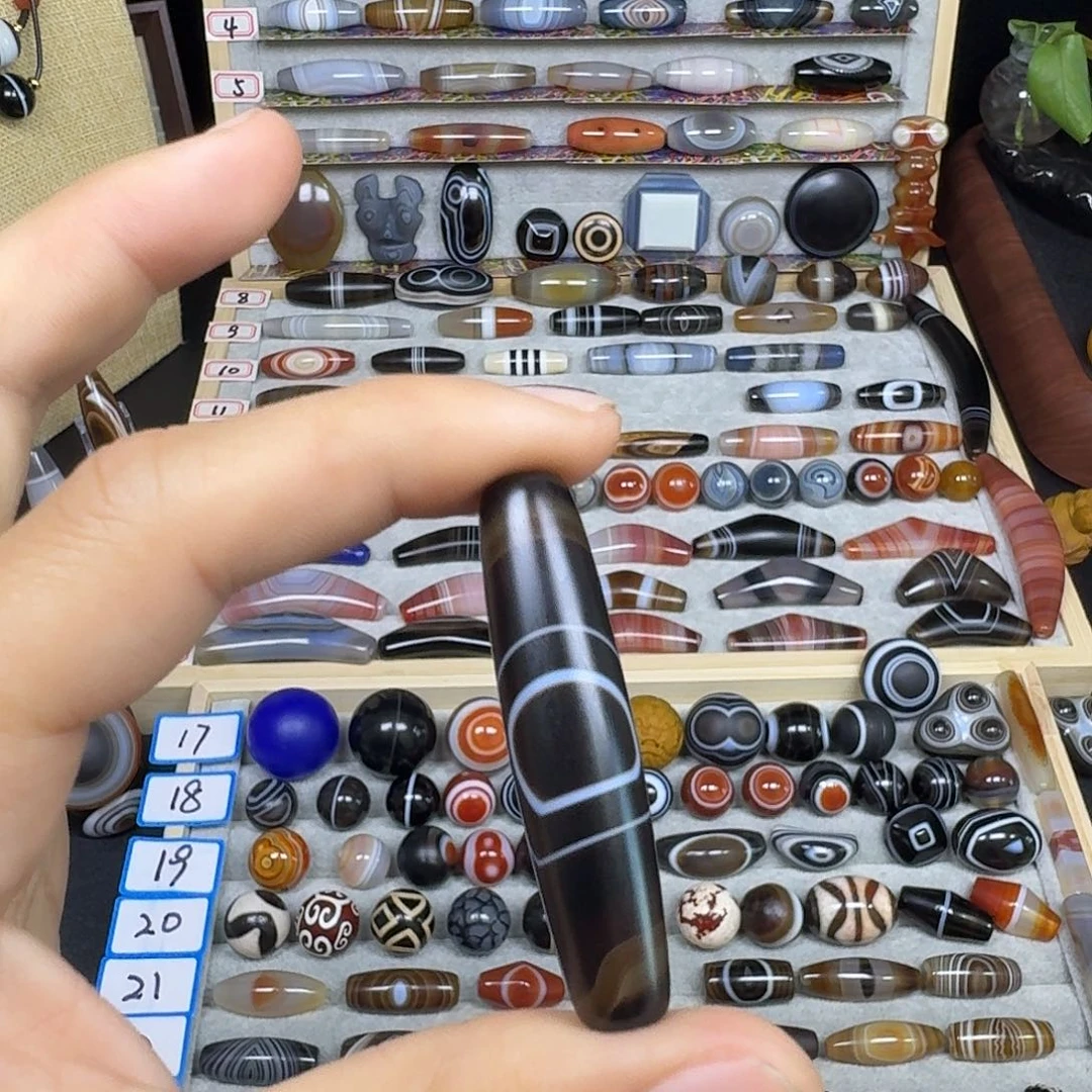 白****玛瑙/玉髓玛瑙未镶嵌