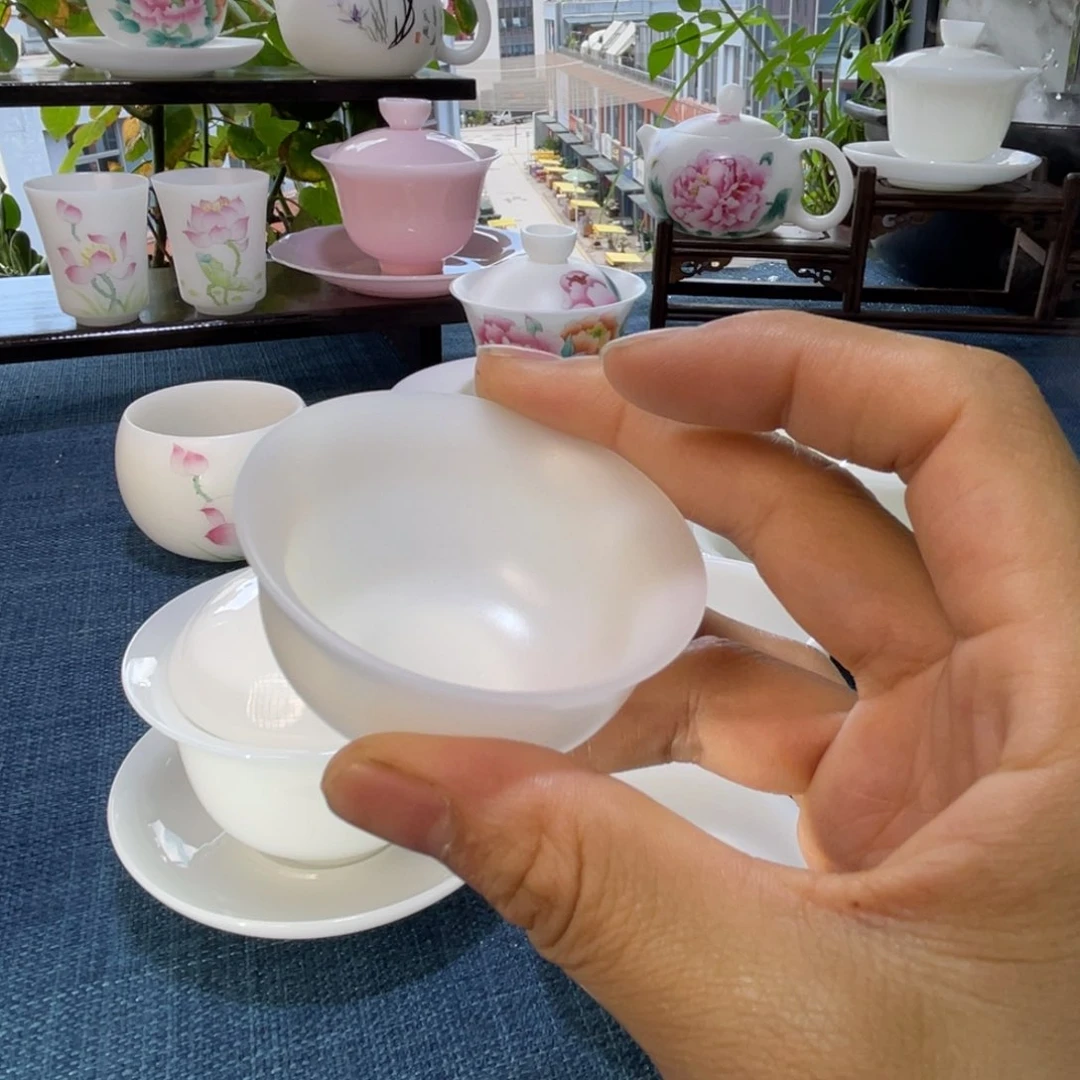 泉***哥璞玉素烧功夫茶杯里来了