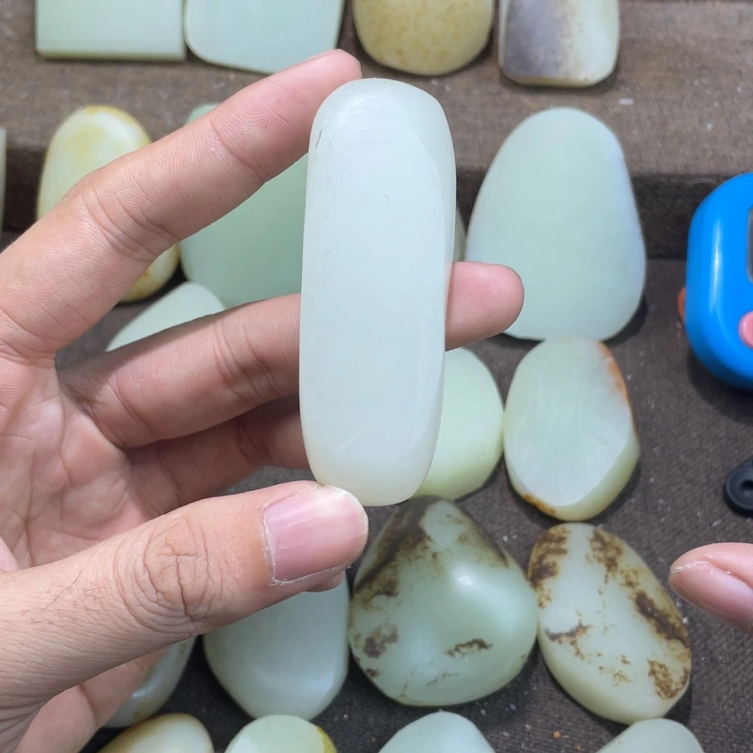 我***倒定制和田玉未镶嵌挂件