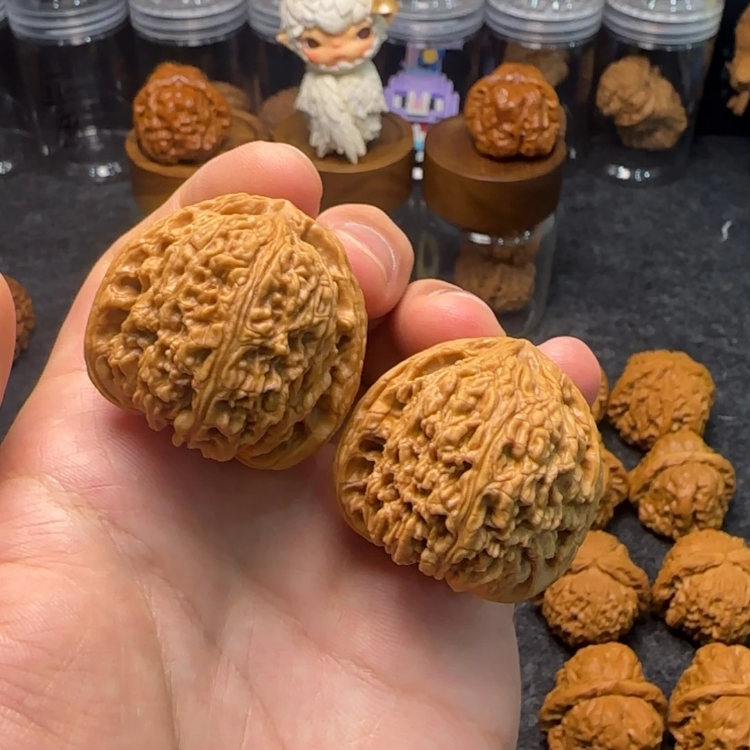 文玩核桃吊坠39尺球疆