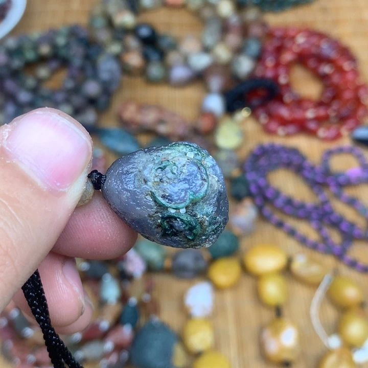 玛瑙/玉髓未镶嵌珠宝半成品动**妈