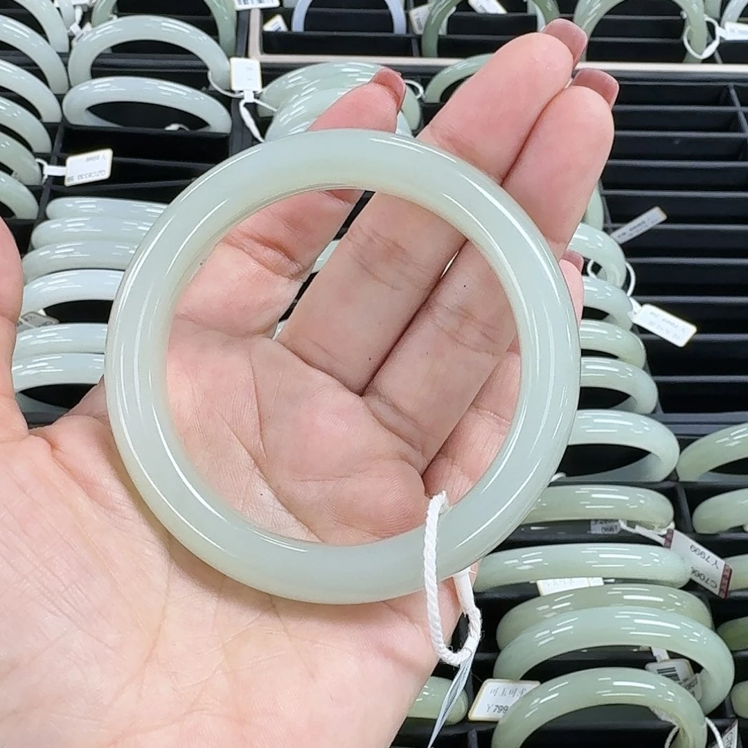 和田玉手镯未镶嵌小****_