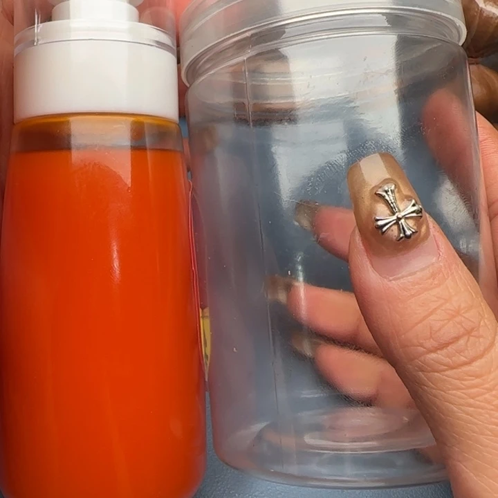 橄榄核手串瓶子膏