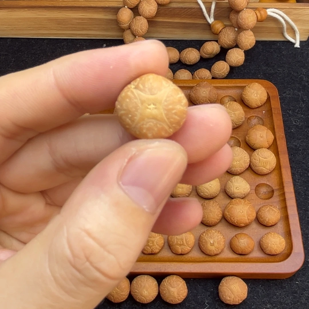 R***E凤眼菩提手串17麒麟眼