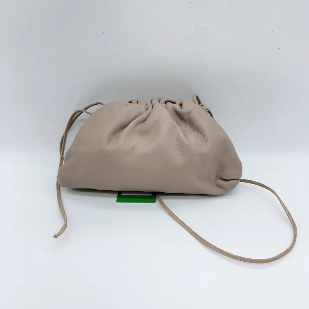 95新 BOTTEGA VENETA/葆蝶家  裸色云朵包 1509 9949