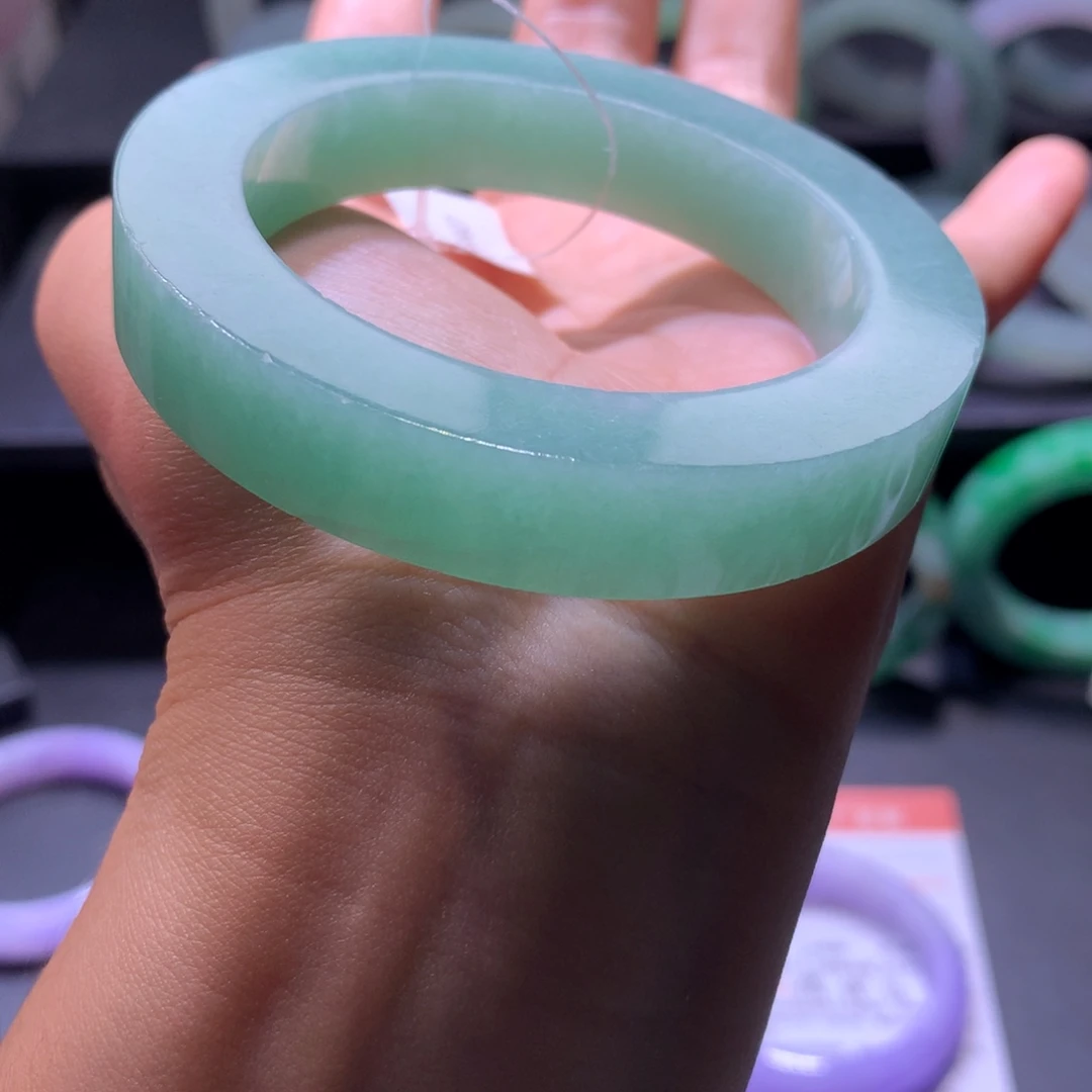 未镶嵌翡翠手镯定制翡翠