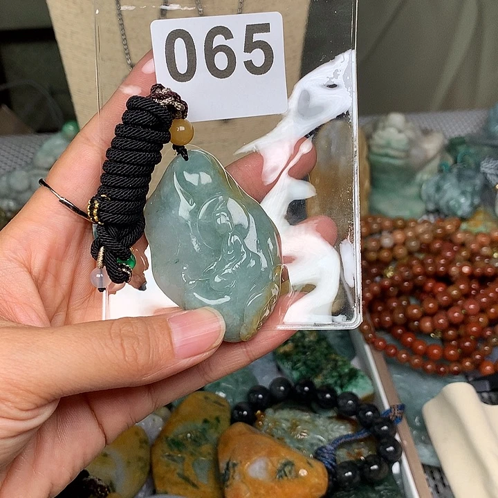 翡翠未镶嵌颈饰海*鋒翡翠