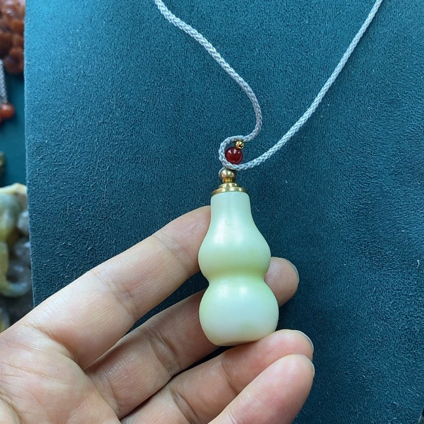 【闪购商品】蛇纹石玉吊坠未镶嵌