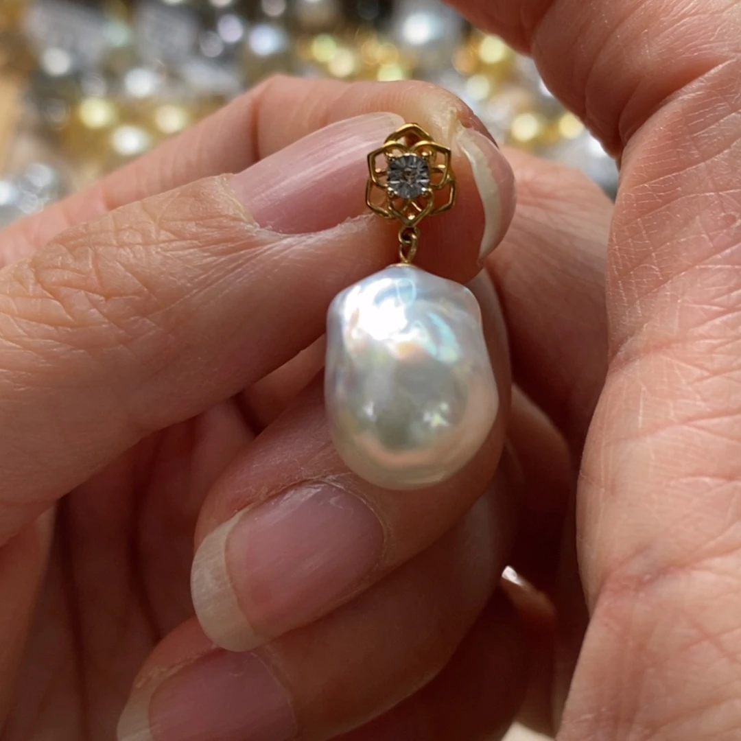 海水珍珠颈饰18K金镶嵌