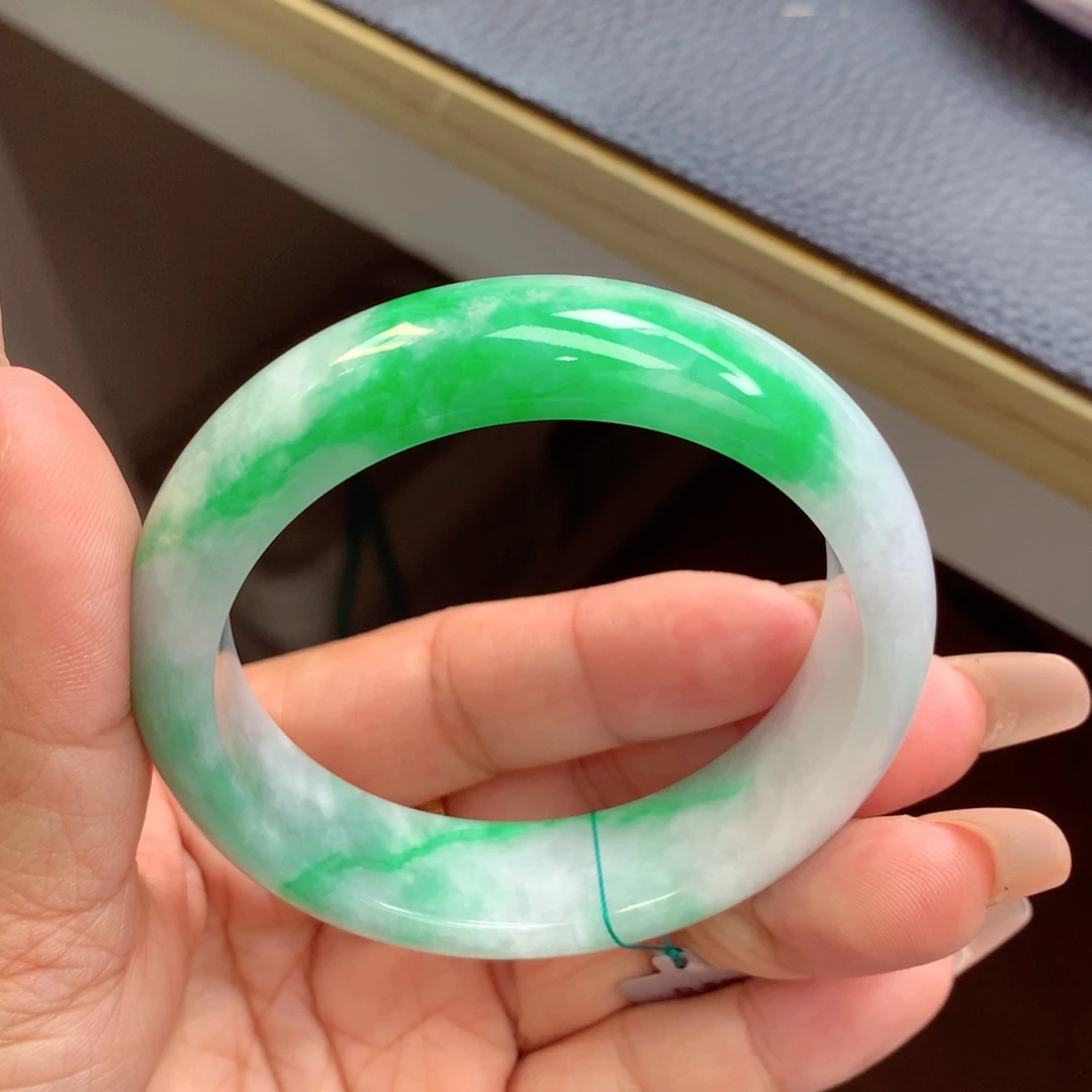 未镶嵌手镯翡翠缅甸
